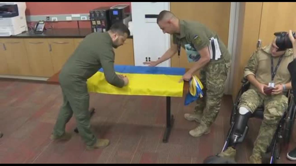 zelensky-a-new-york-visita-i-soldati-ucraini-feriti-in-ospedale
